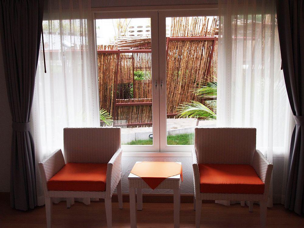 Oyo 626 The Chalet Phuket Resort Cape Panwa Exterior photo