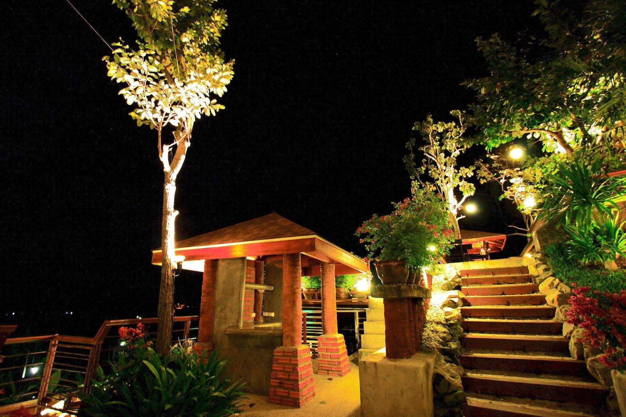 Oyo 626 The Chalet Phuket Resort Cape Panwa Exterior photo