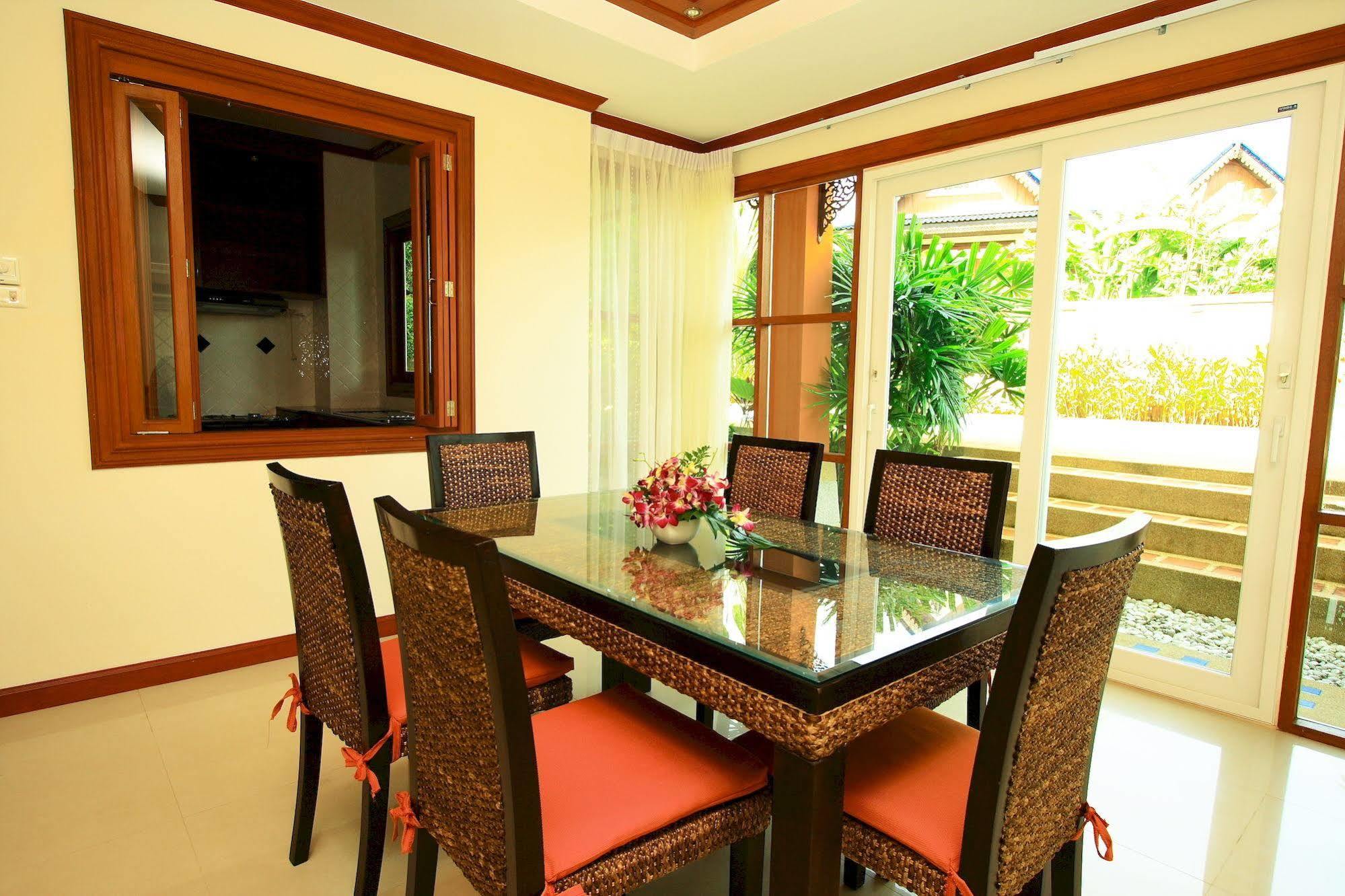 Oyo 626 The Chalet Phuket Resort Cape Panwa Exterior photo