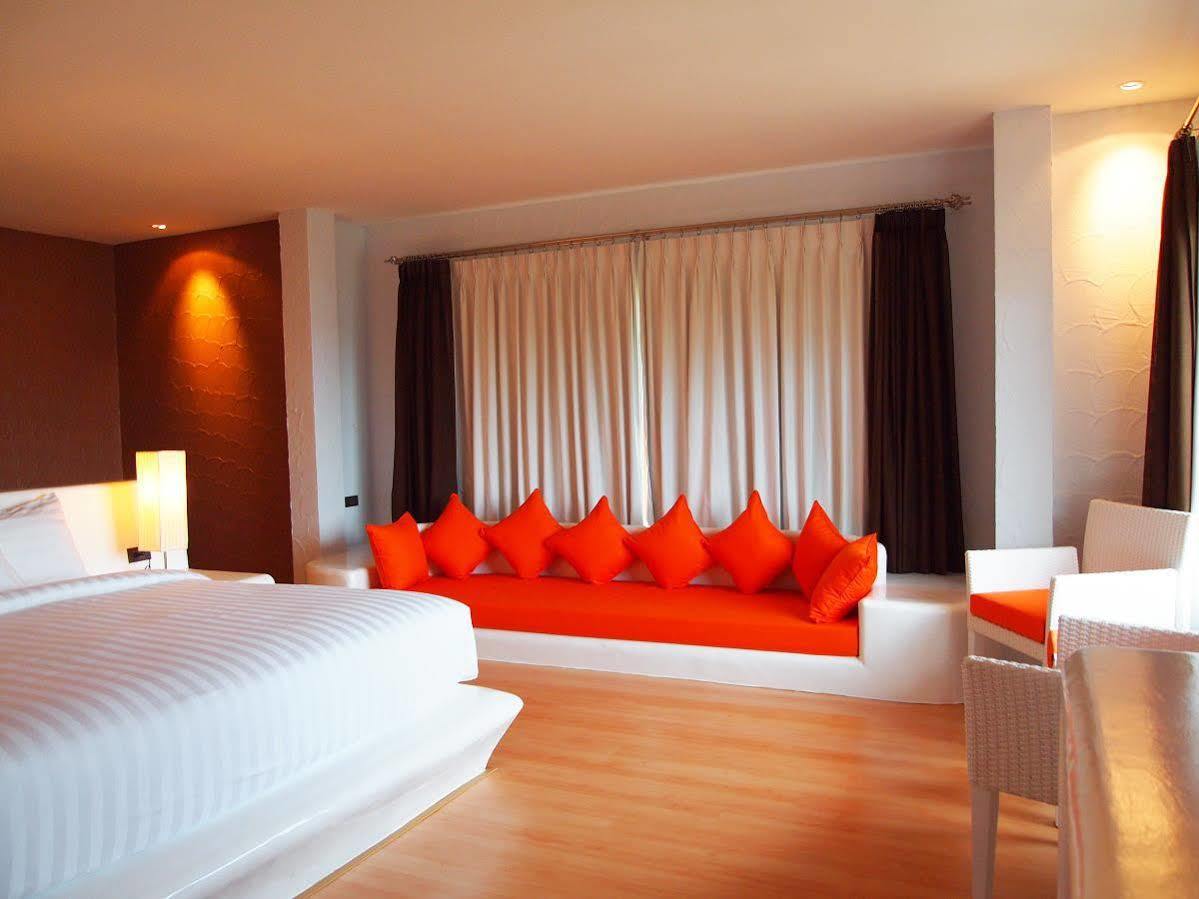 Oyo 626 The Chalet Phuket Resort Cape Panwa Exterior photo