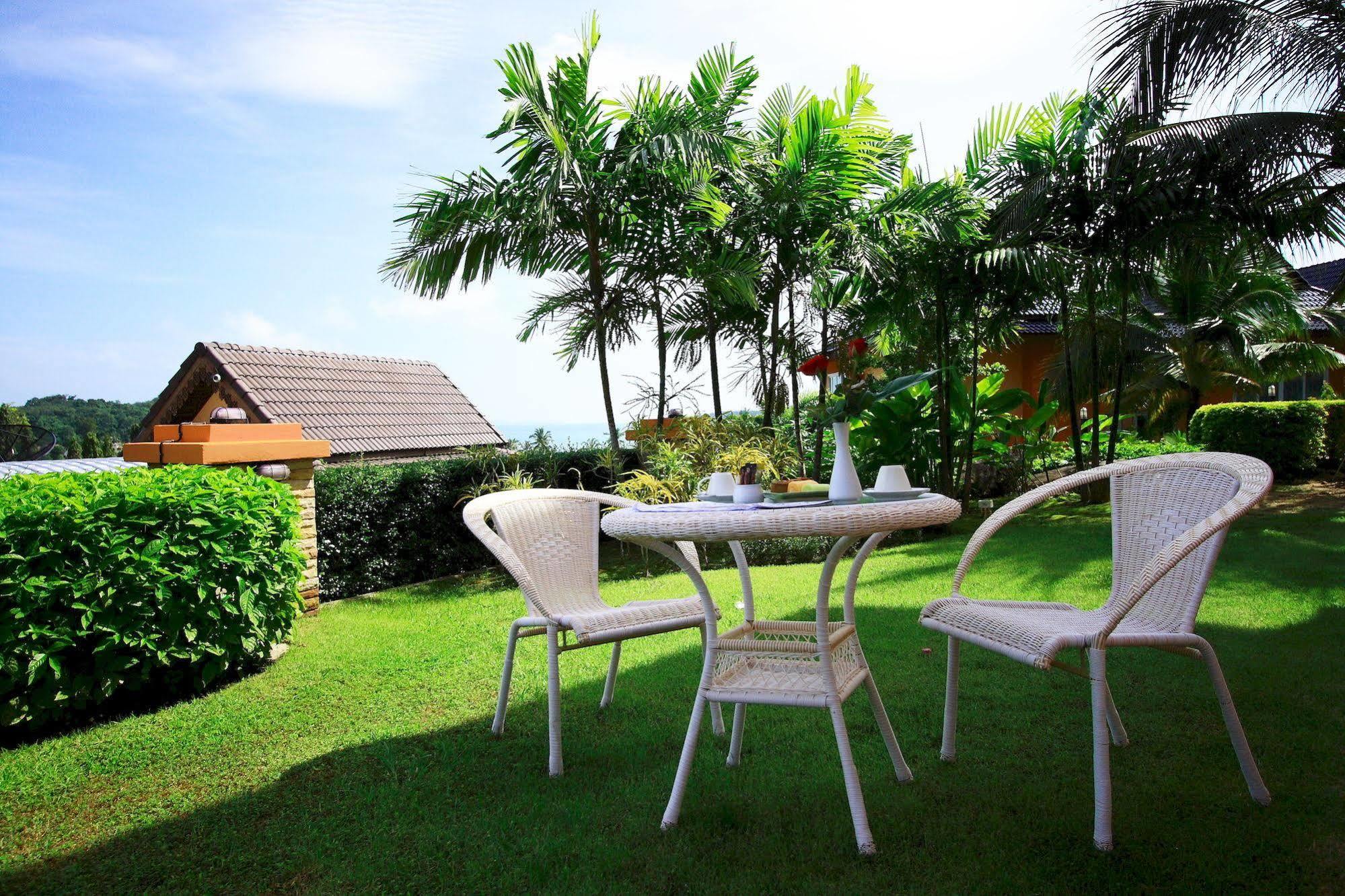Oyo 626 The Chalet Phuket Resort Cape Panwa Exterior photo