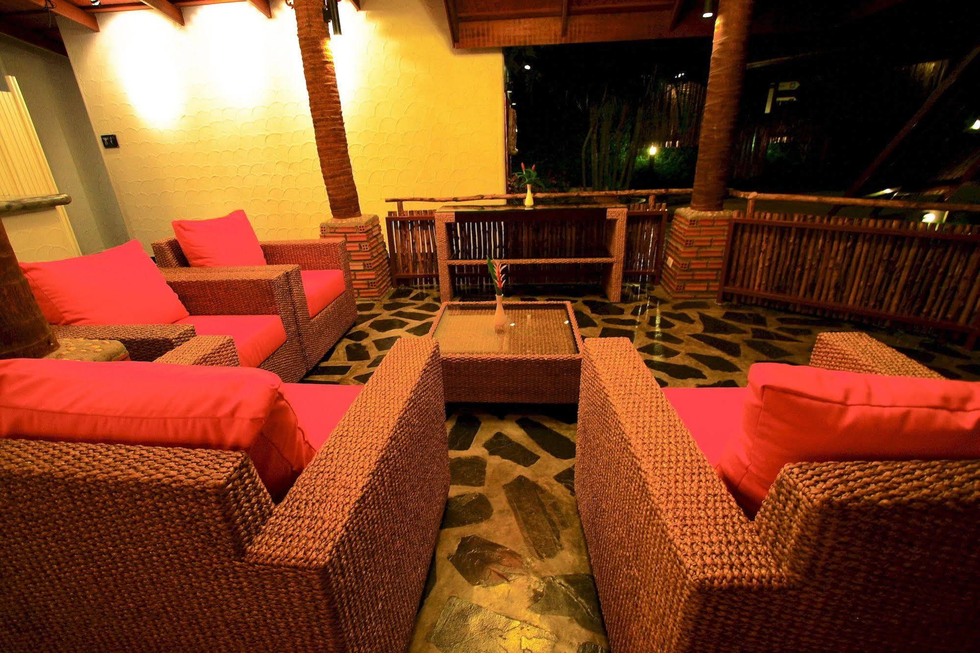Oyo 626 The Chalet Phuket Resort Cape Panwa Exterior photo