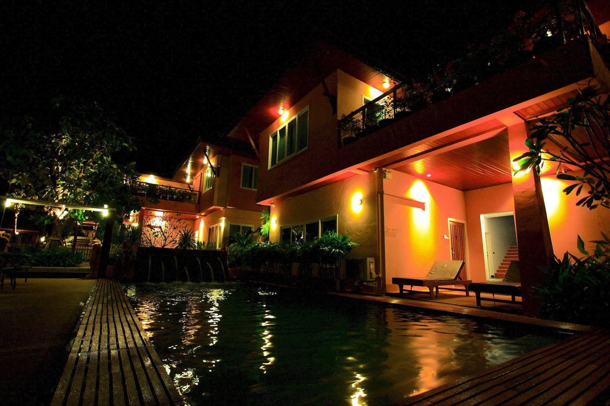 Oyo 626 The Chalet Phuket Resort Cape Panwa Exterior photo